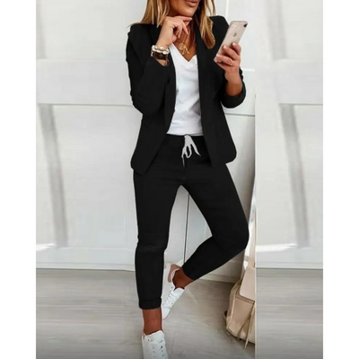 Lena | Slim-fit blazer and trouser set in solid color