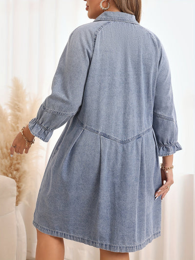 Sophie | Effen licht gewassen blauwe denim jurk met knoopsluiting en ruffle mouw