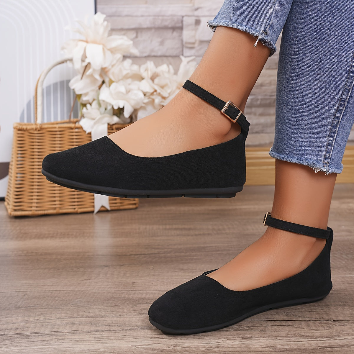Elin | Classic solid-color ballet flats with ankle strap
