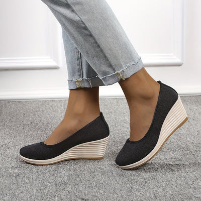 Femke | Breathable slip-on wedge shoes