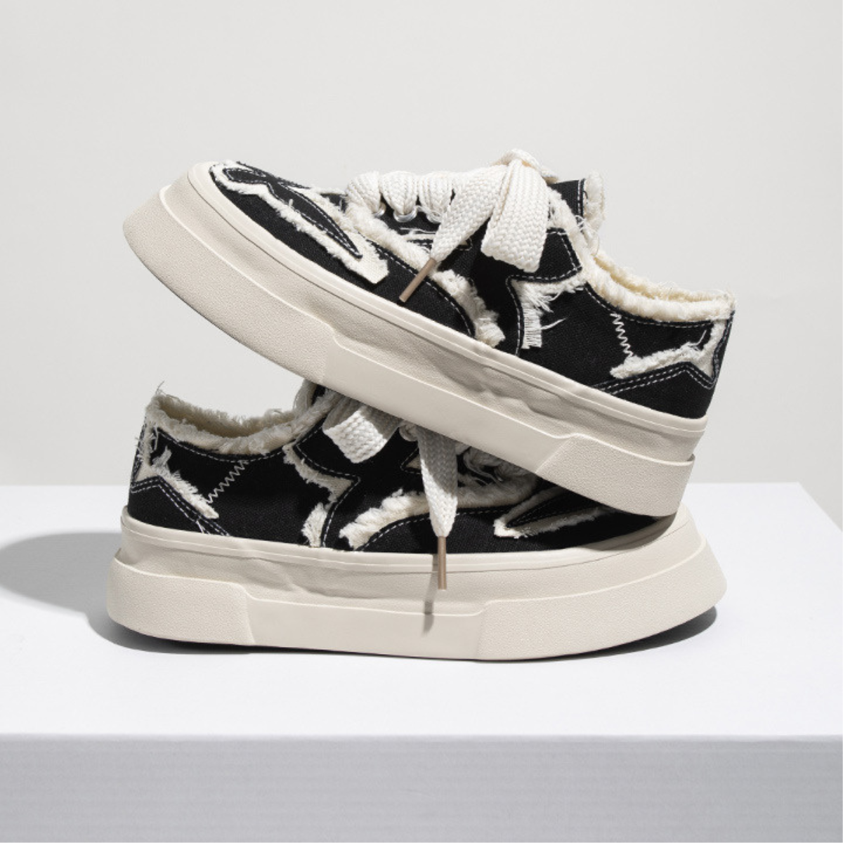 Flare Sneaker | Midnight Black &amp; White