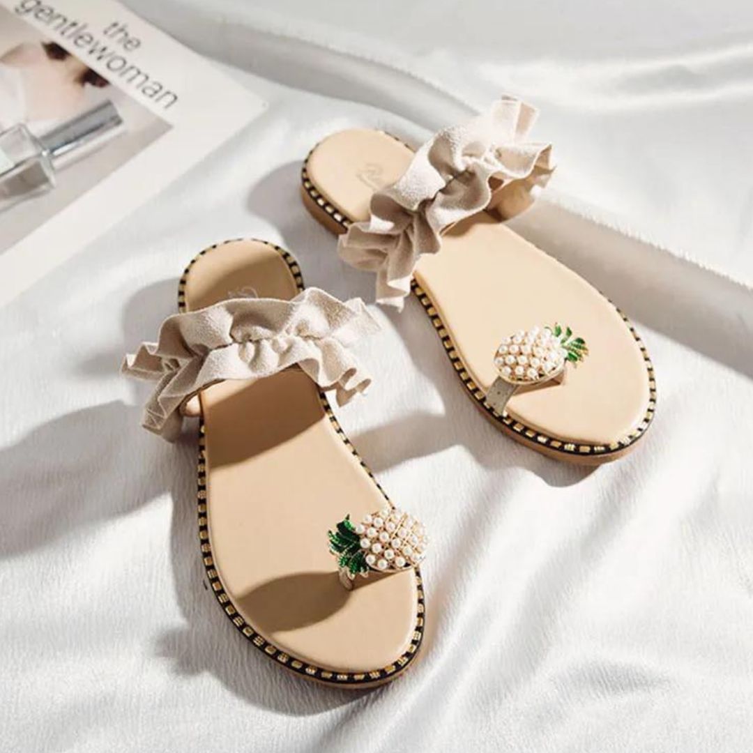 Livia - sandals with ruffles and pineapple details