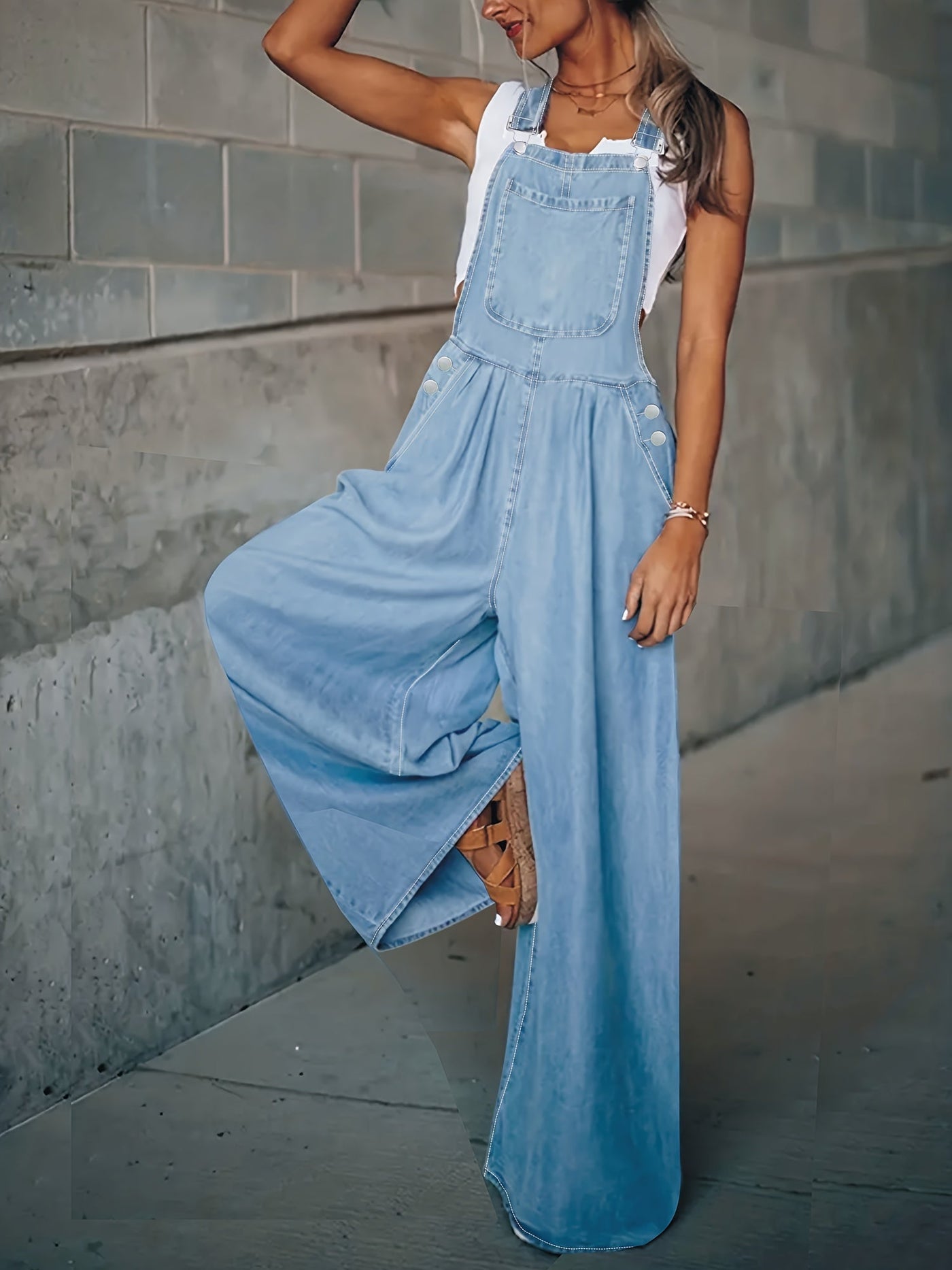 Sophie | Effen lichtblauwe casual denim overall