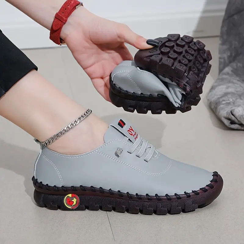 Lisa - Lightweight, non-slip leather shoes for women