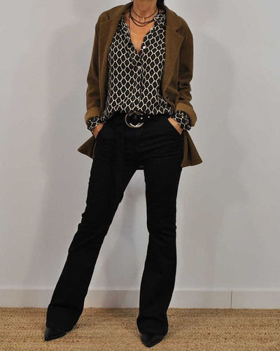 Elegant Midi Shirt in a Relaxed Fit for Women