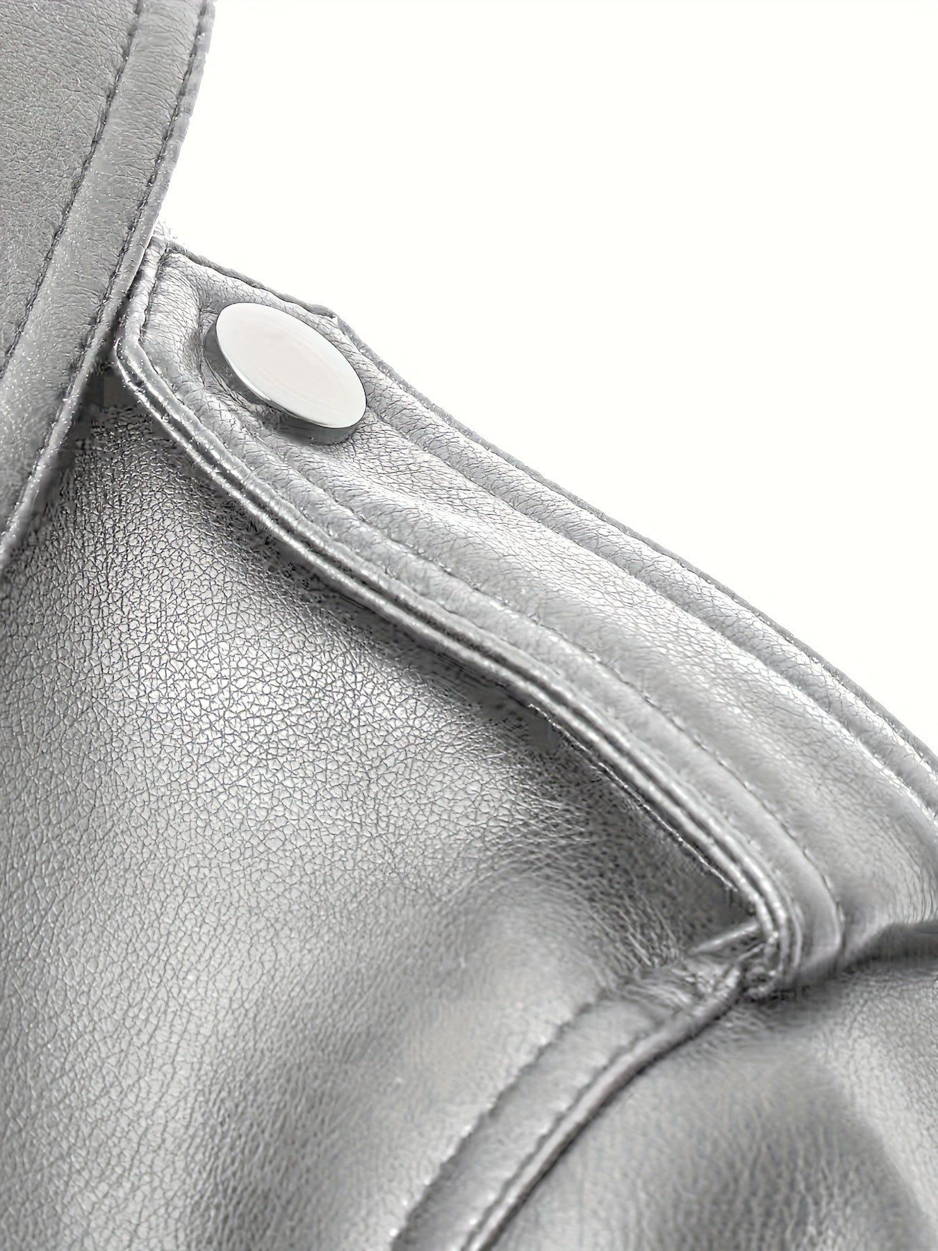 Lotte | Faux leather crop jacket with zipper and long sleeves