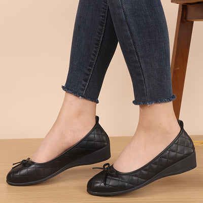 Lotte | Women's black ballerinas with stitched design and bow detail