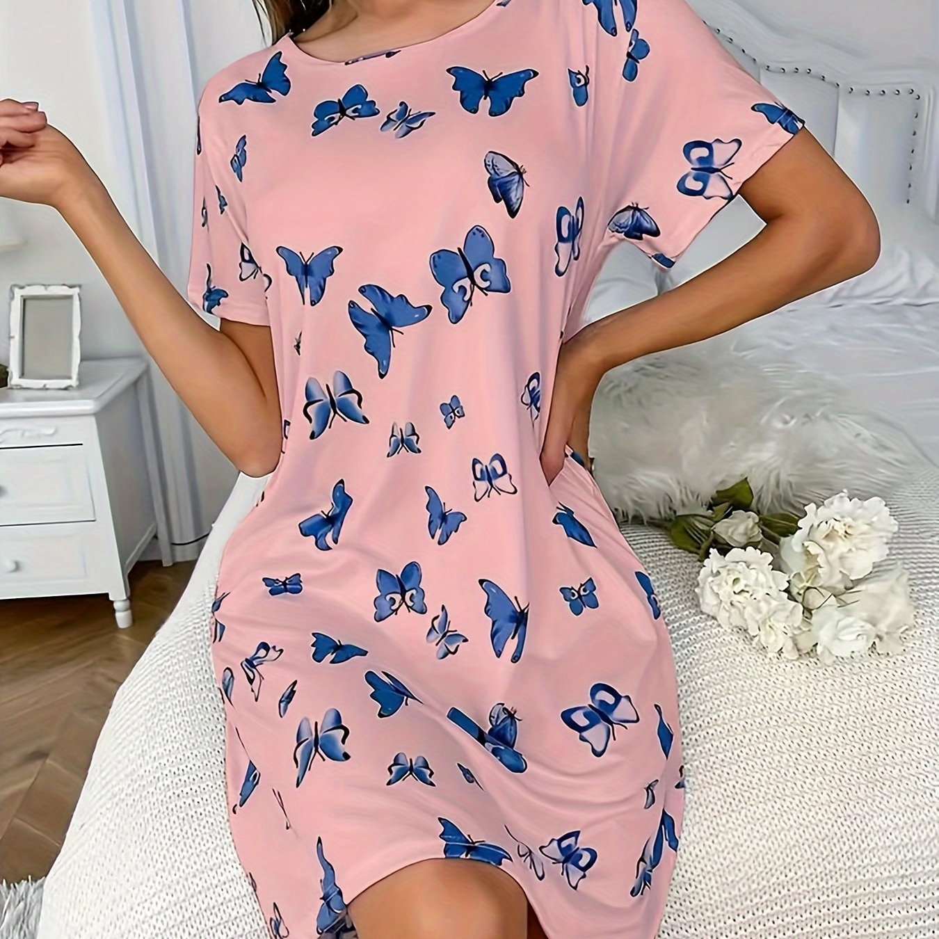 Lotte | Casual nightgown with butterfly print and short sleeves