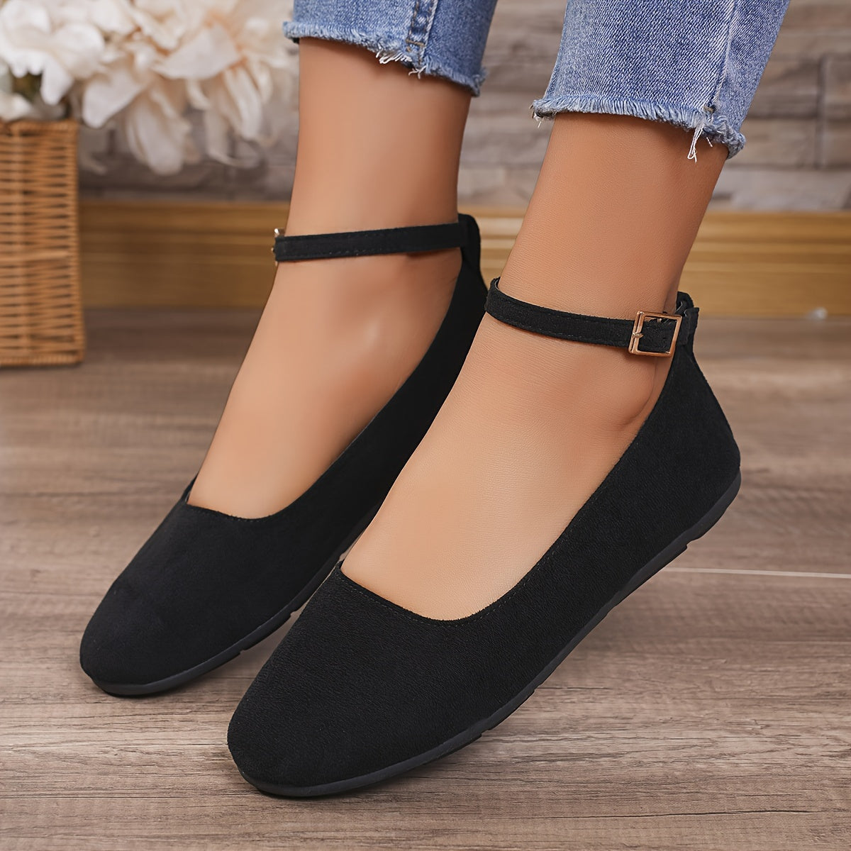 Elin | Classic solid-color ballet flats with ankle strap