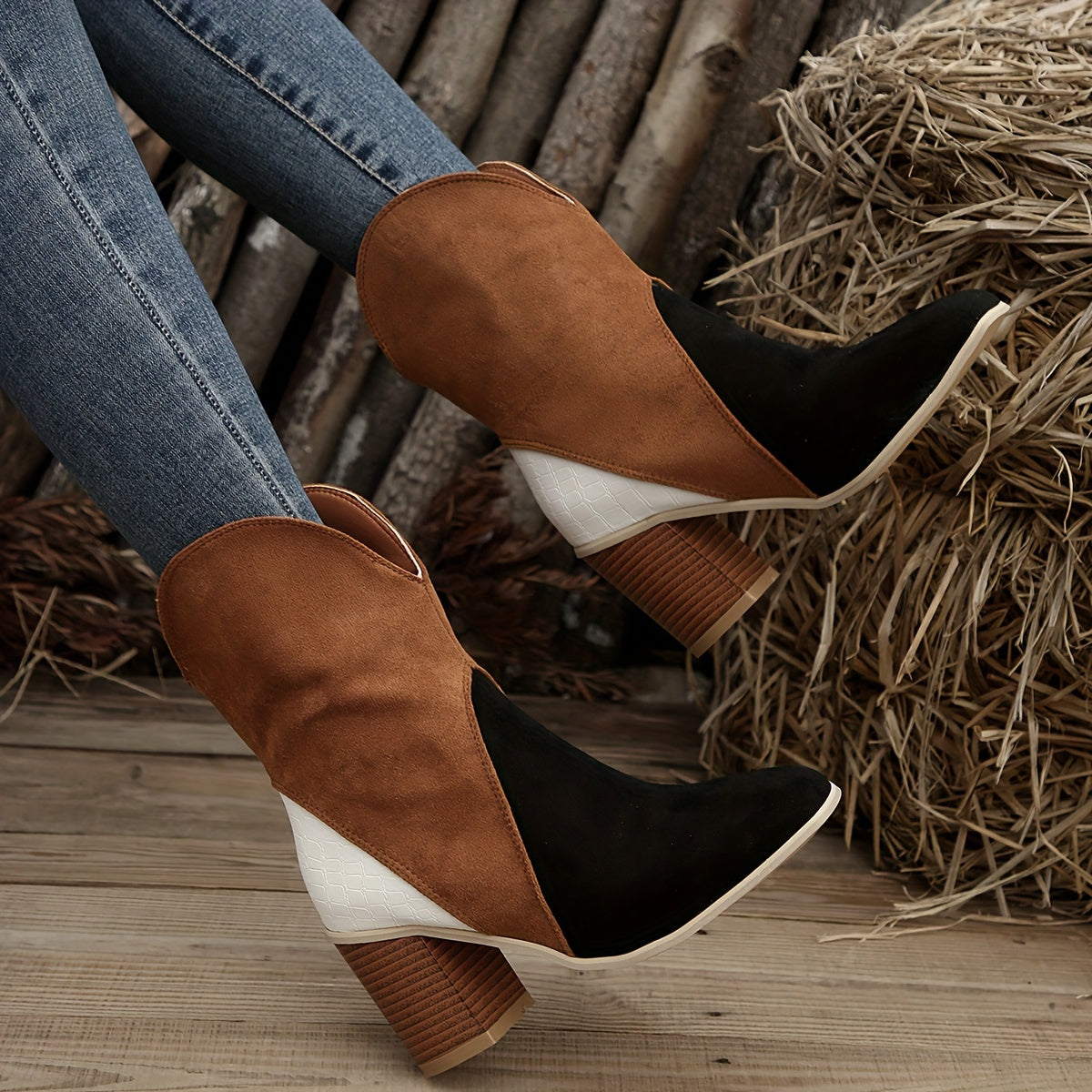 Chique dames enkellaarzen | Borduursel, vierkante neus, dikke hak, instap cowboystijl in fluweel & denim