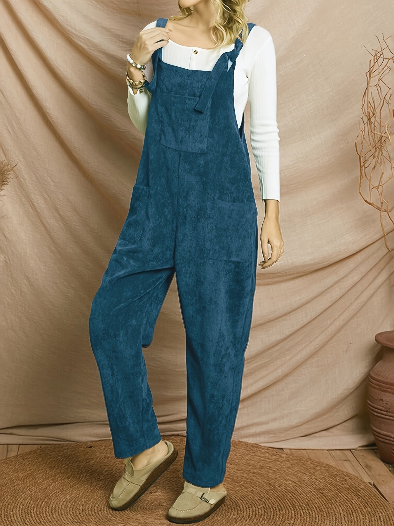 Emma | Sturdy corduroy jumpsuit with patch pockets