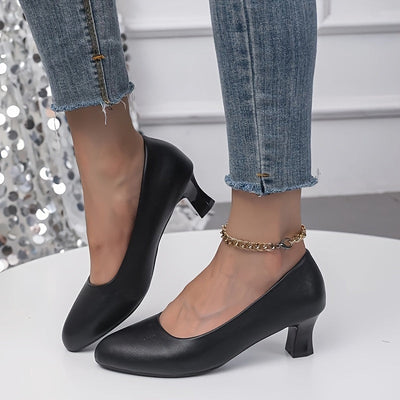 Lotte | Stylish women's pumps with a pointed toe and block heel