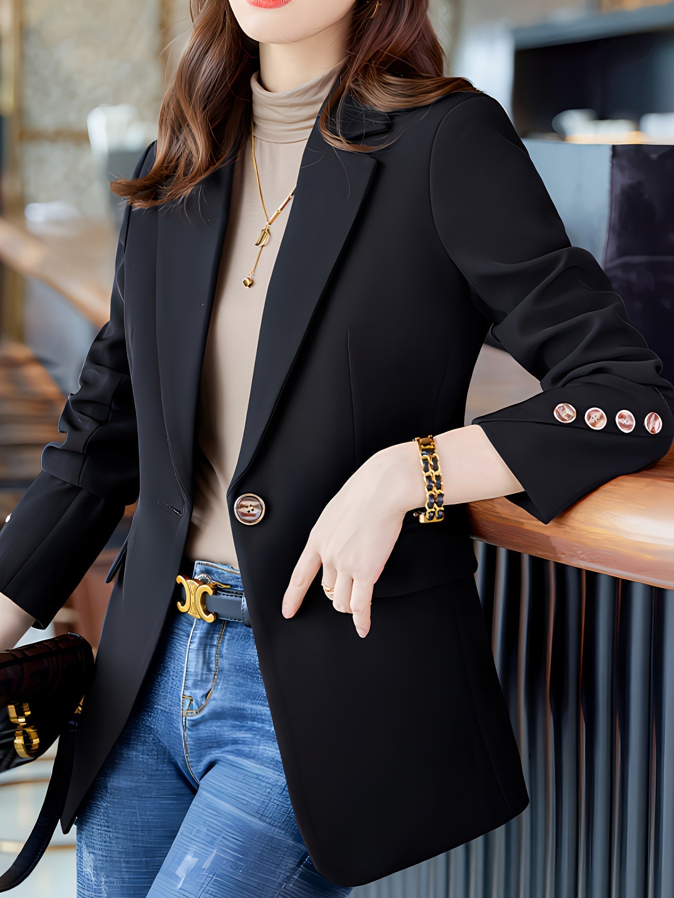 Lotte | Elegant blazer with a fitted collar and buttons