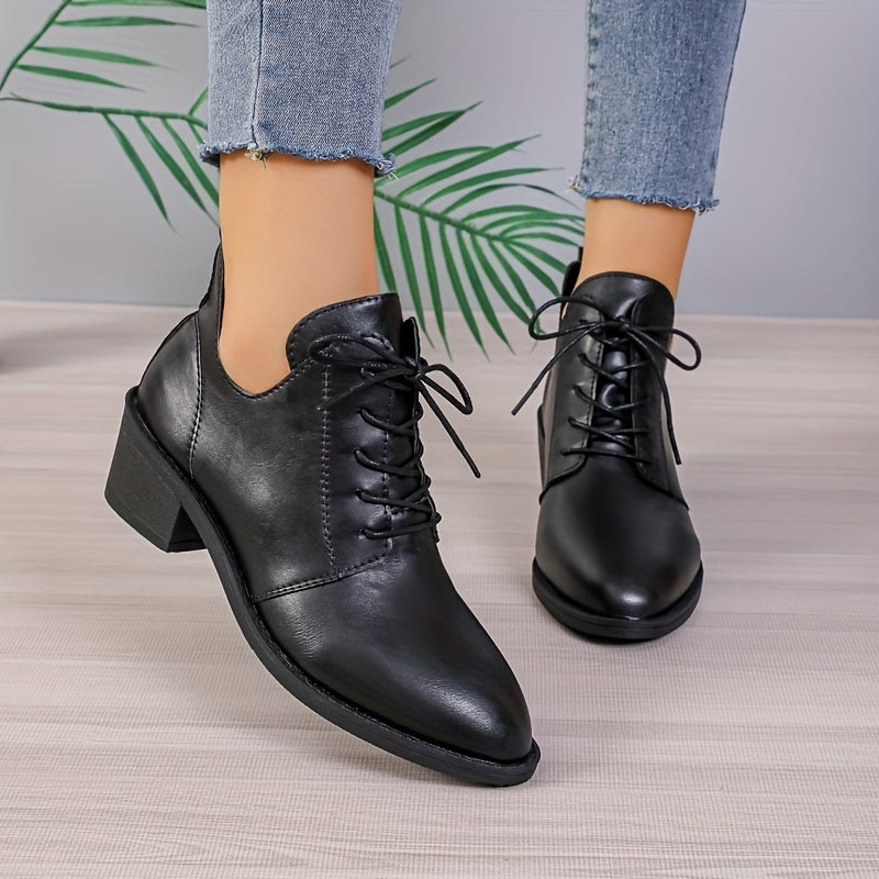Loes | Stylish solid-color boots with lace-up closure and block heel