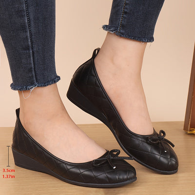 Lotte | Women's black ballerinas with stitched design and bow detail