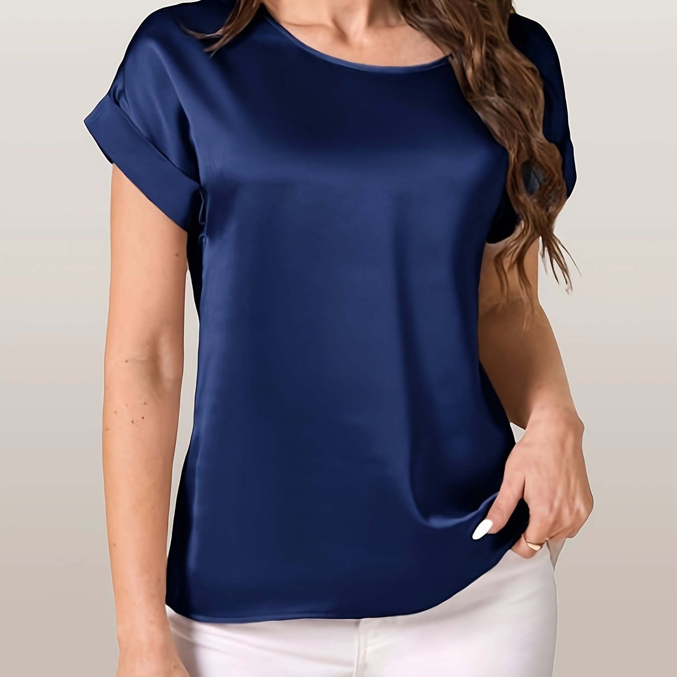 Femke | Elegant loose versatile T-shirt with short sleeves