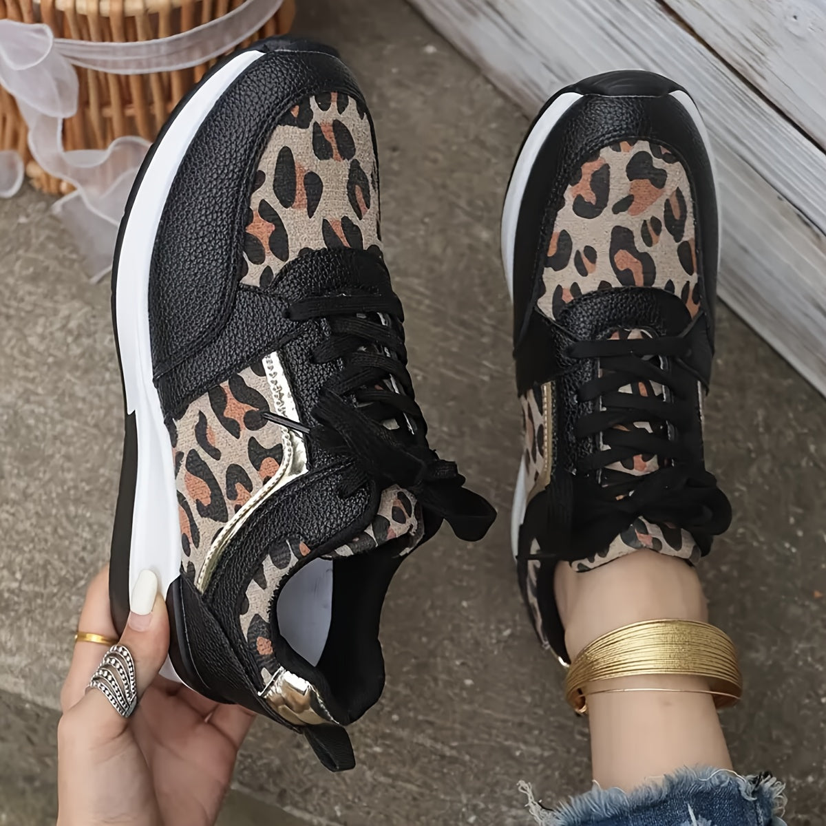 Nina | Women's sneakers with leopard print