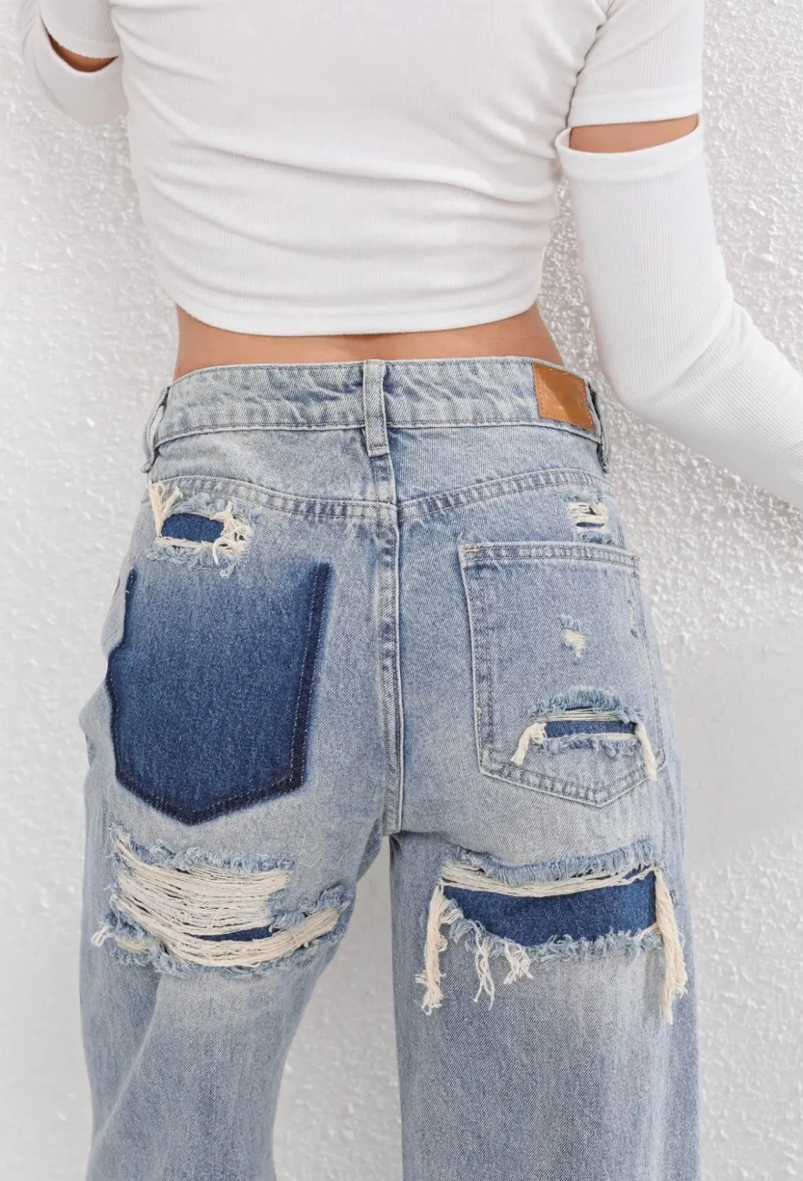 Straight fit jeans met distressed look – Vintage denim met eigentijdse details