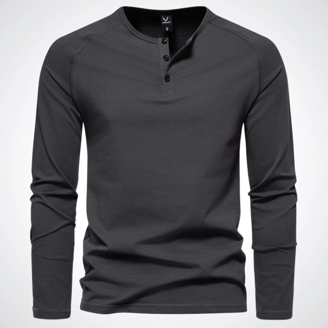 Men's Henley long sleeve - Long sleeves and button closure at the neck