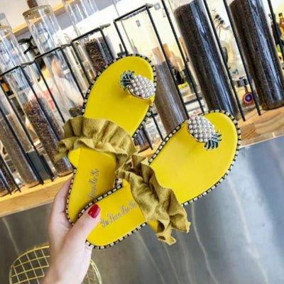 Livia - sandals with ruffles and pineapple details