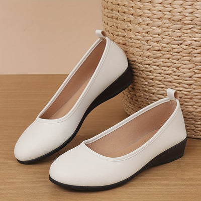 Lotte | Classic white ballet shoes with gold cross pattern