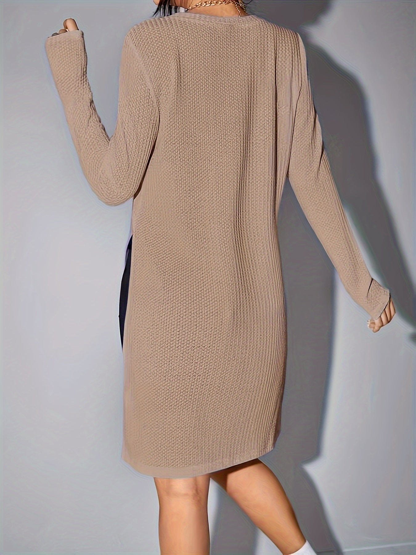 Lara | Casual long-sleeved T-shirt with split hem