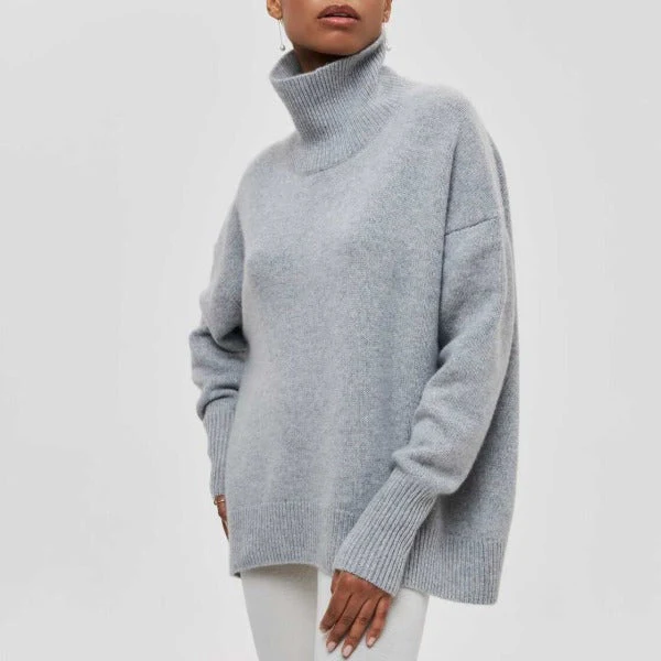 Knitted Women's Sweater with Turtleneck – Oversized Design