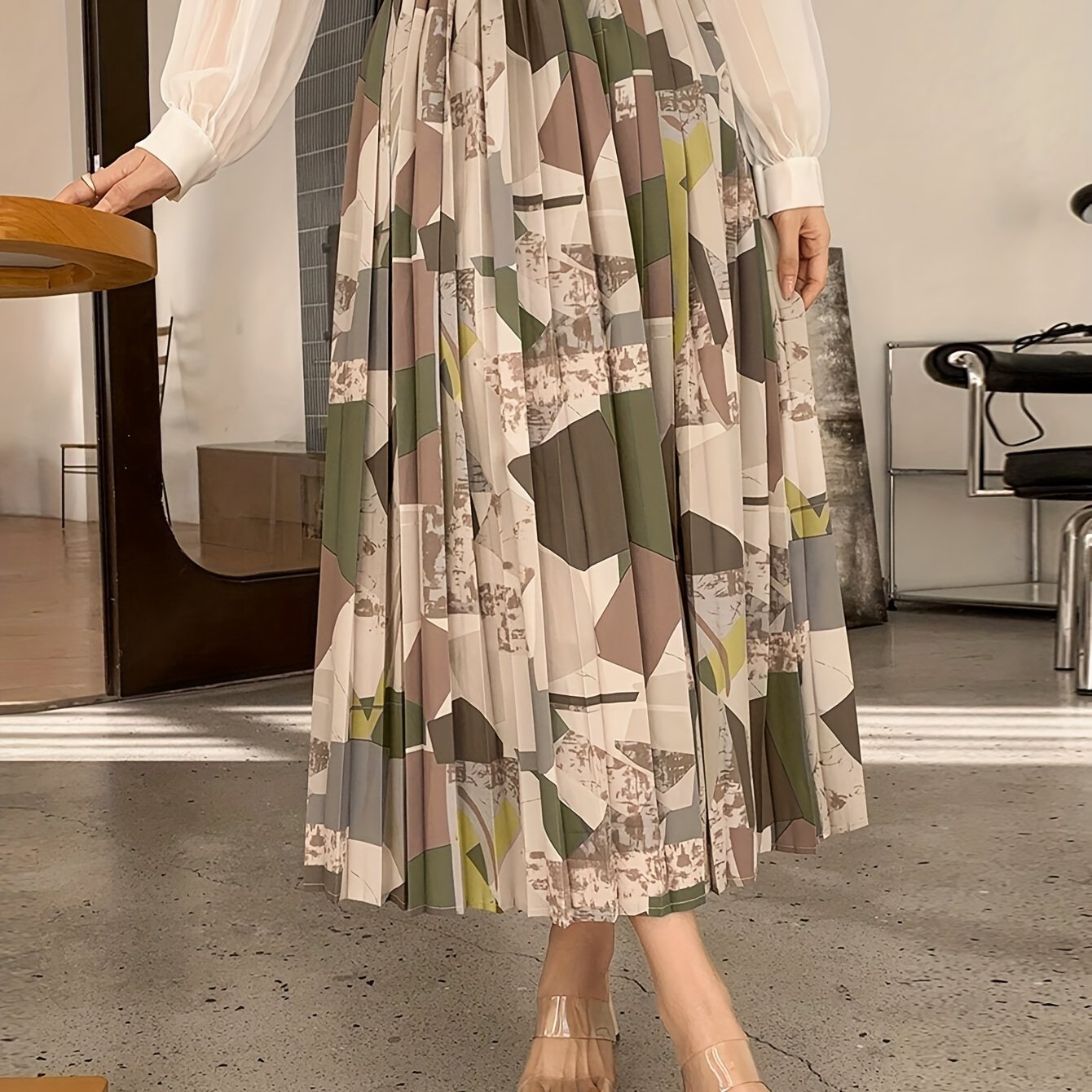 Lotte | Elegant allover print pleated A-line skirt