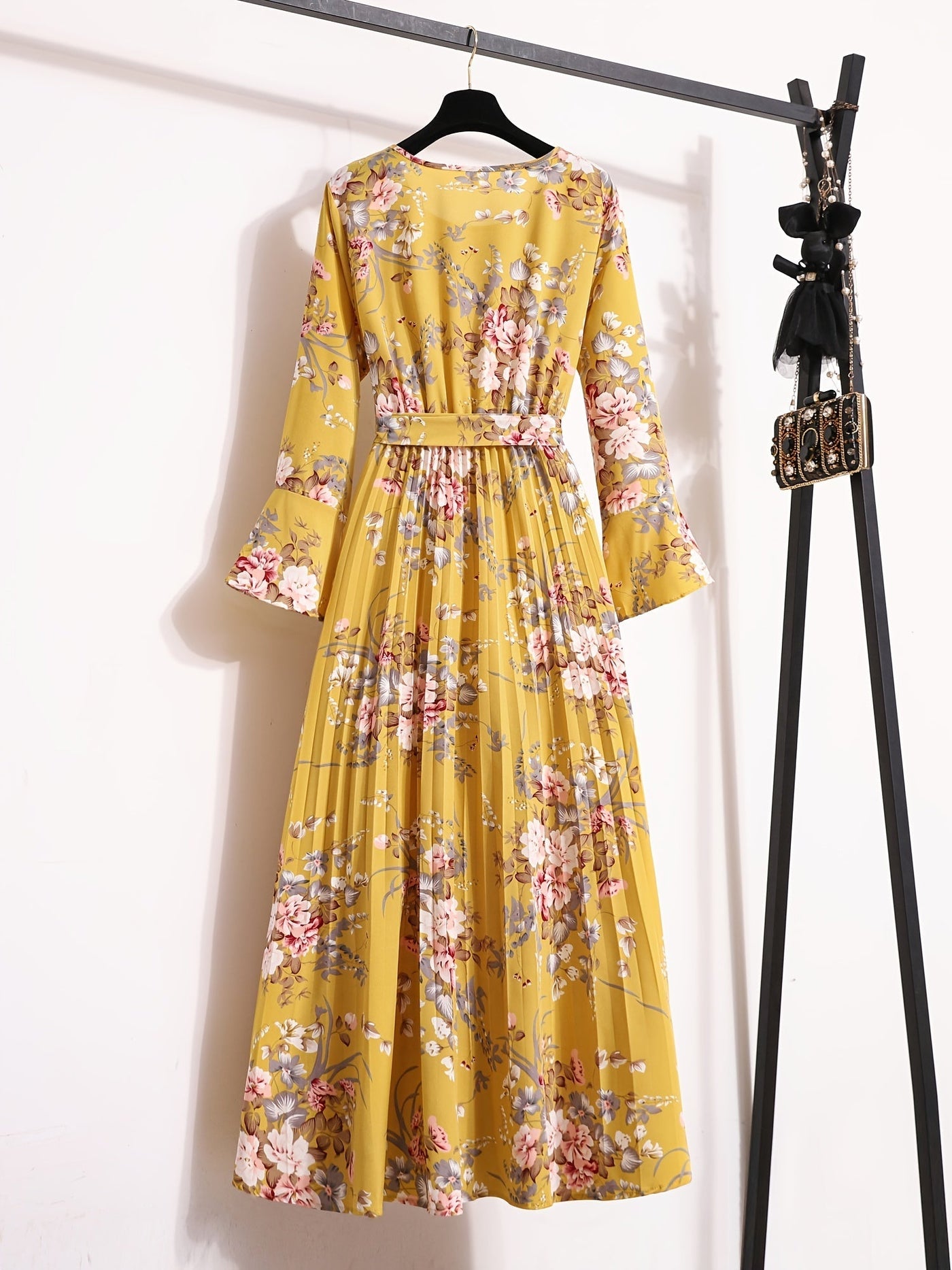 Noor | Maxi-jurk met bloemenprint en lange mouwen