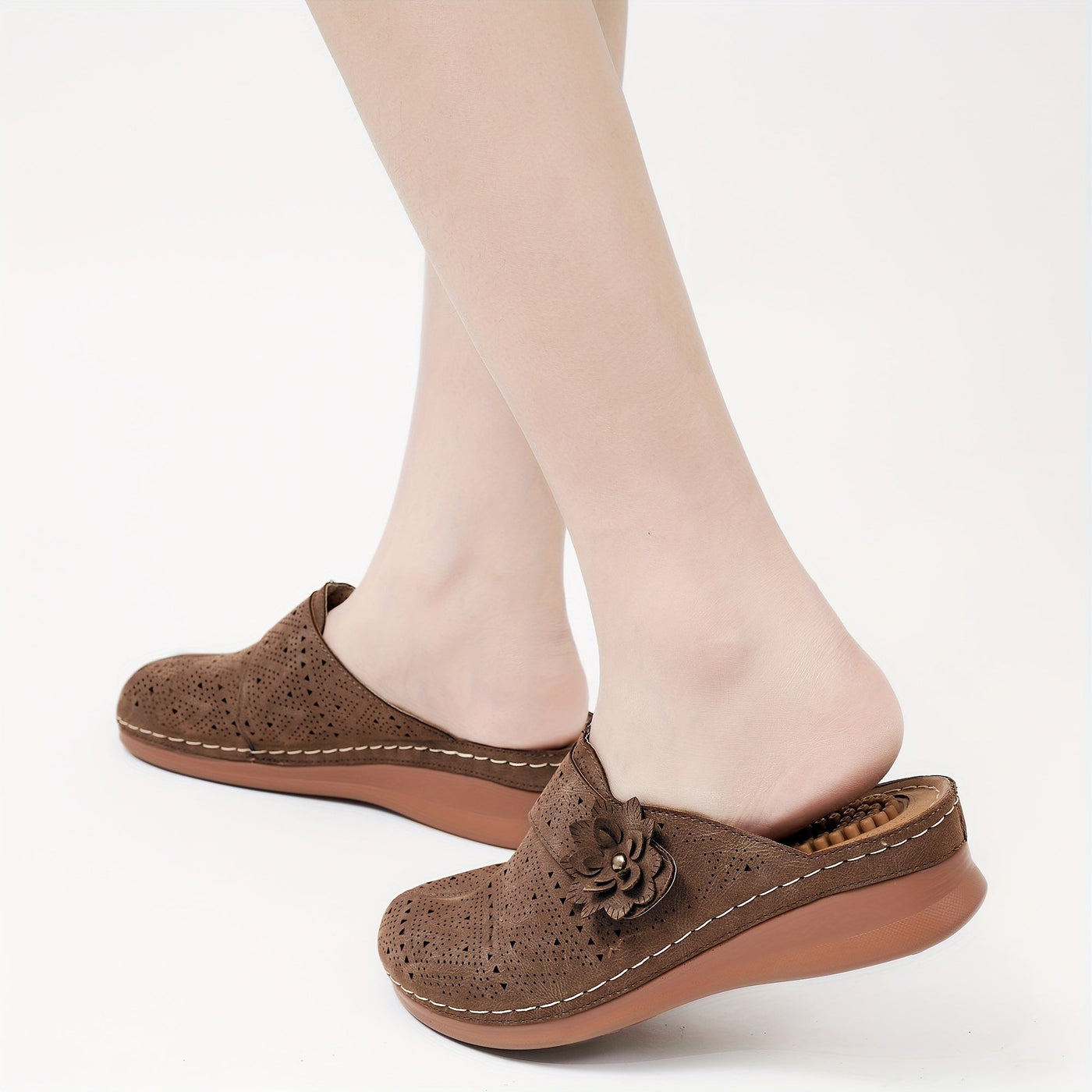 Lotte | Women's platform wedge heels with floral decoration