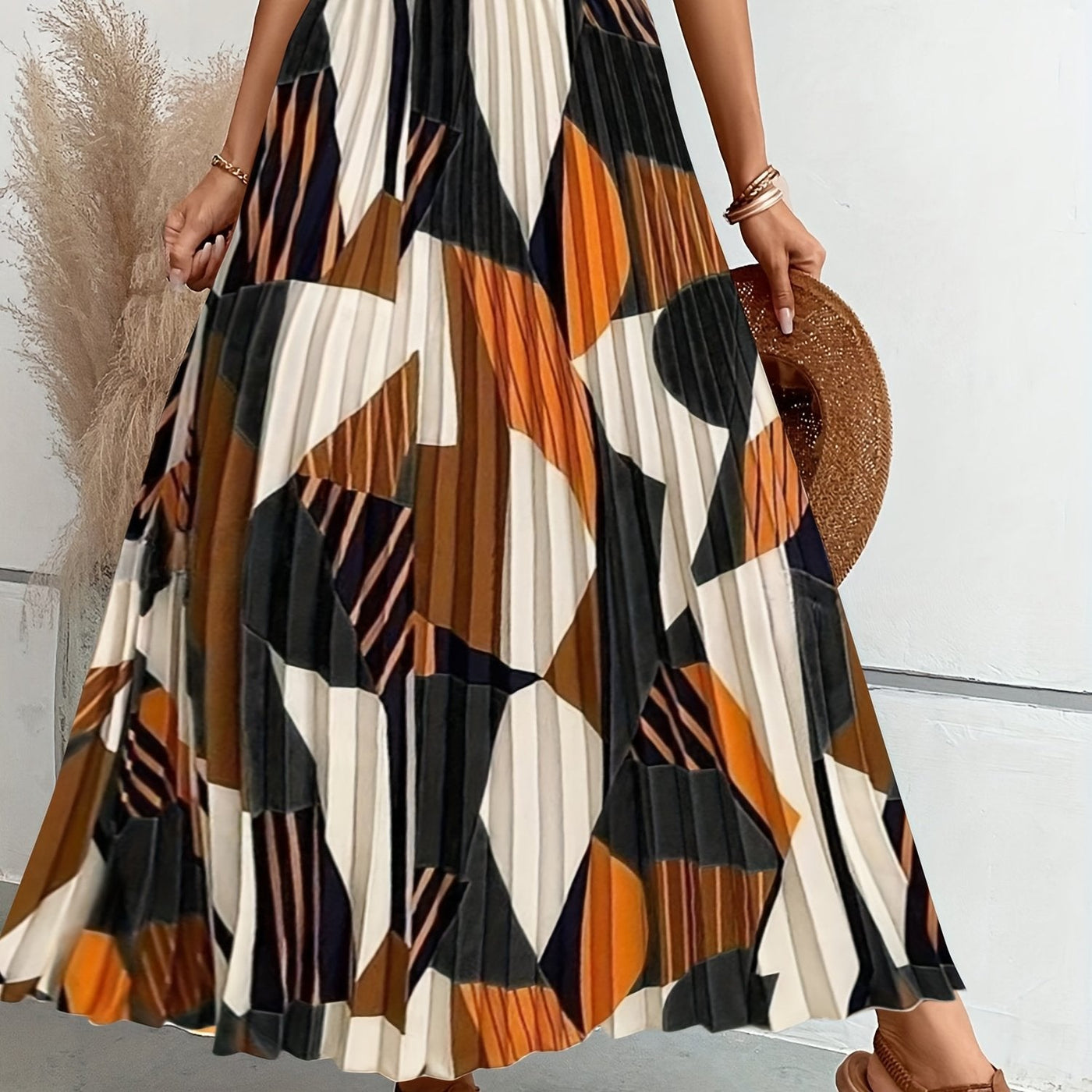 Elise | Pleated skirt with allover geo print