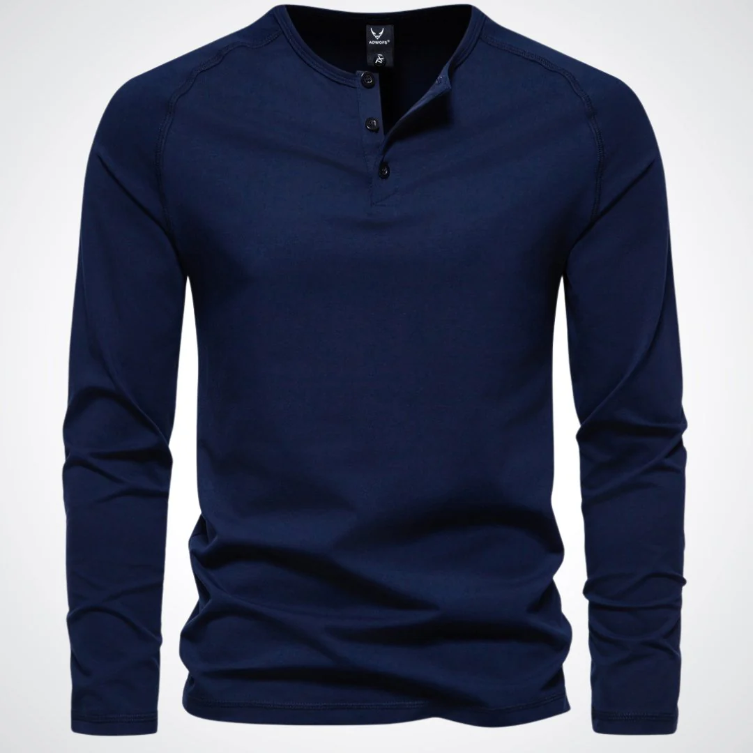 Men's Henley long sleeve - Long sleeves and button closure at the neck