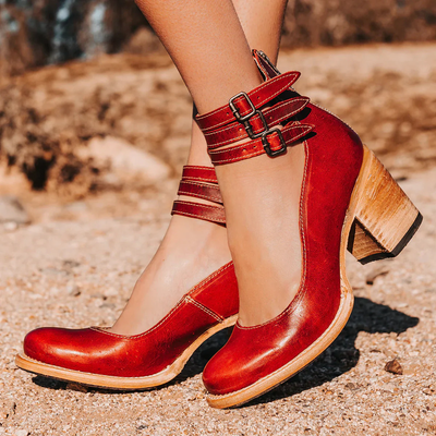 Dames enkellaarsjes met blokhak – Vintage design met gespsluiting