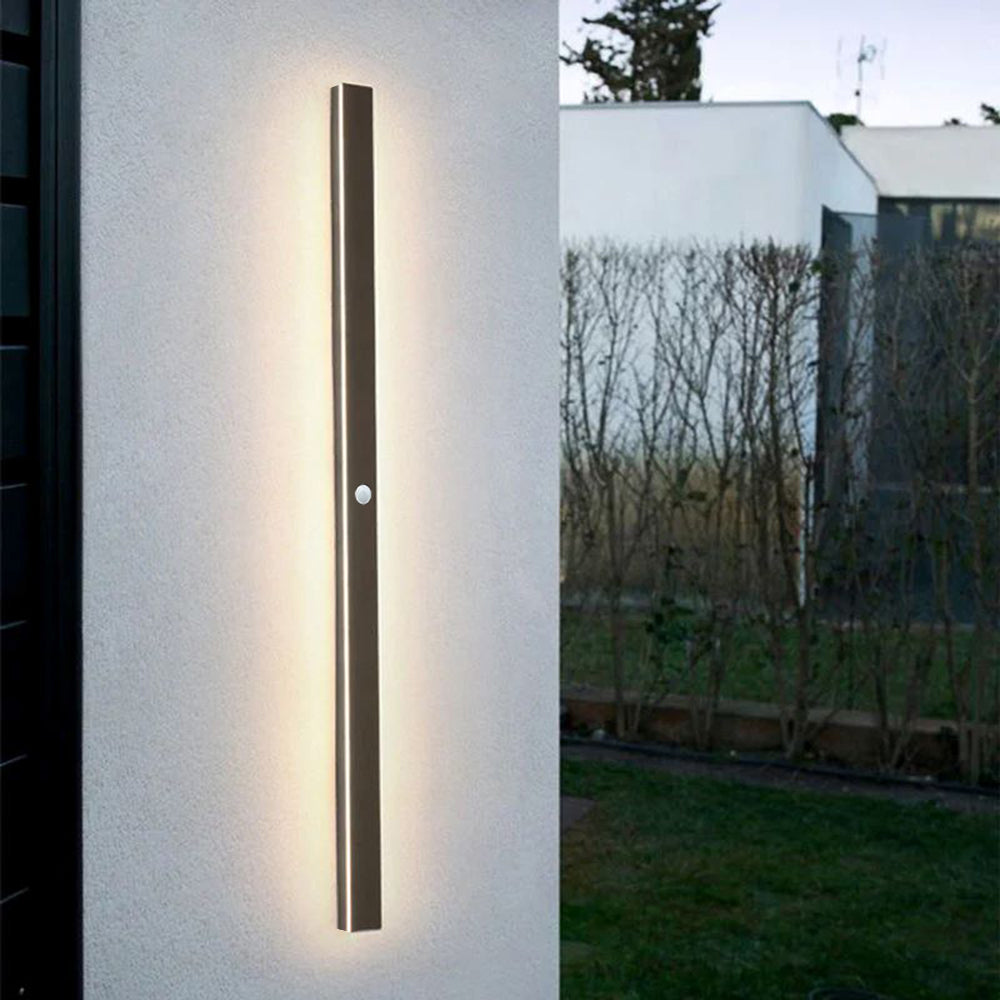 Raylume – Modern Linear Outdoor Wall Light Metal Acrylic