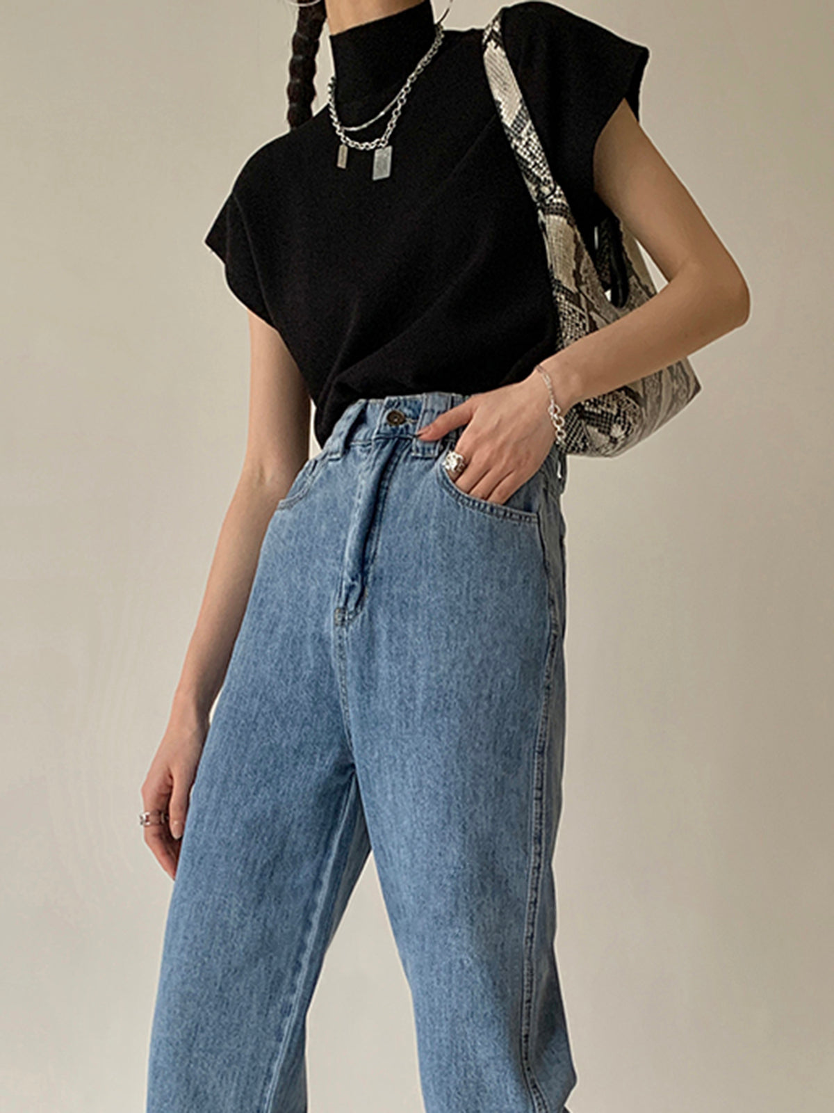 Ismara - Elegant Top with High Collar