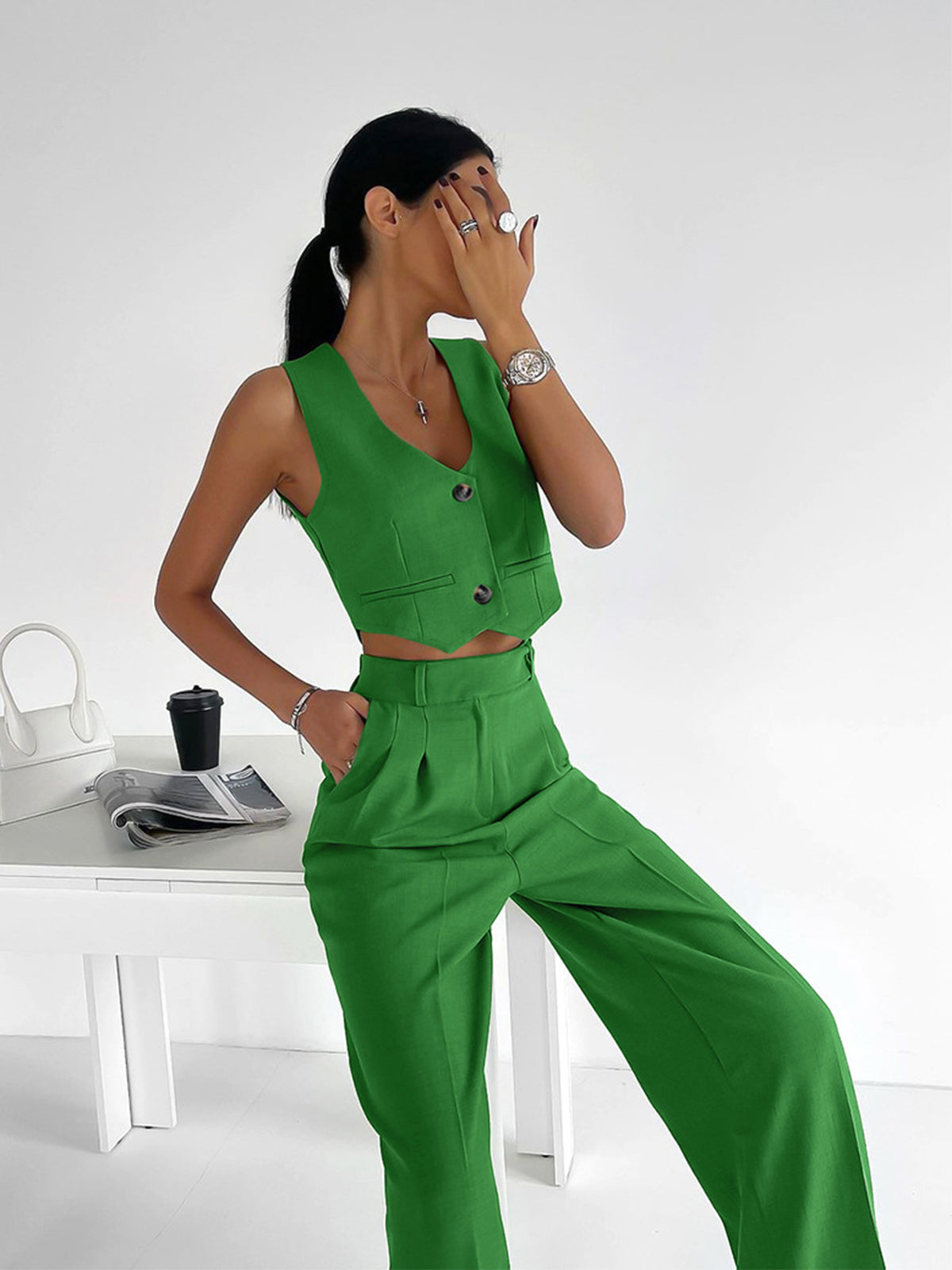 Velia - Effen vest met knoopsluiting en pantalonset