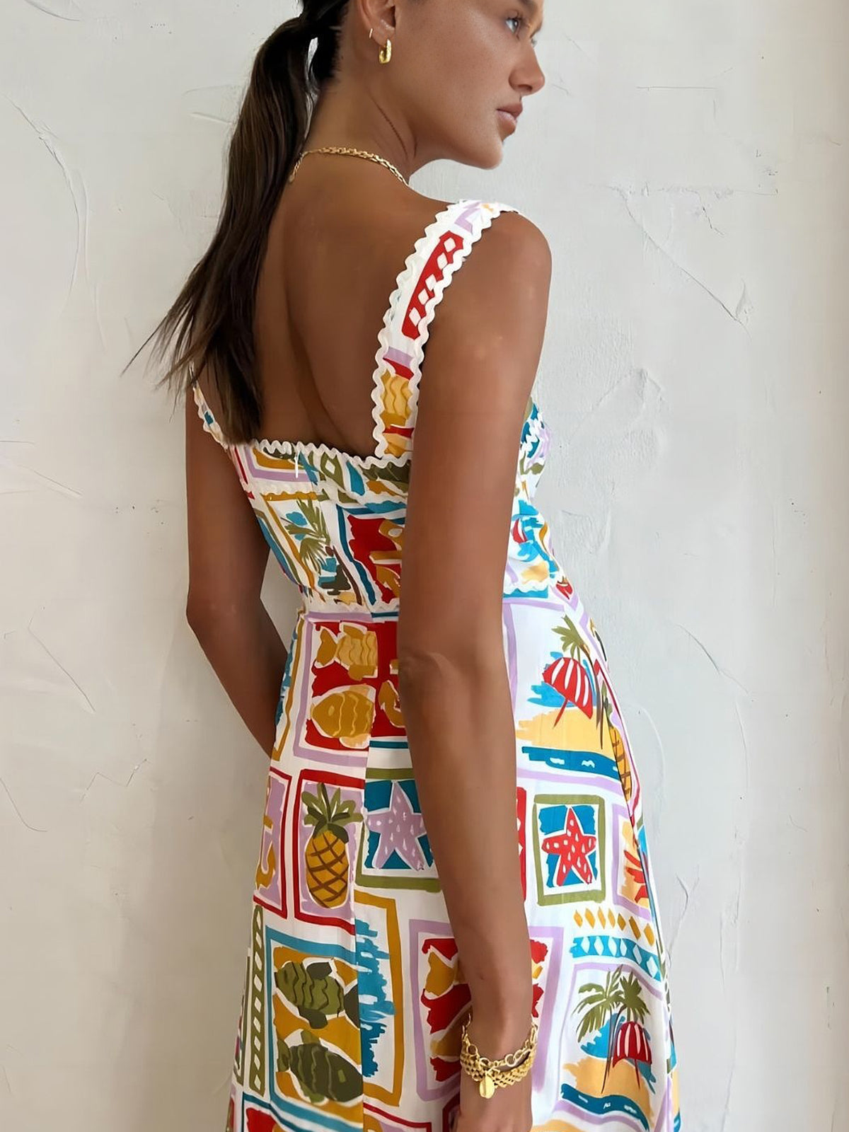 Emmanuela - Sleeveless Graffiti Print Maxi Dress