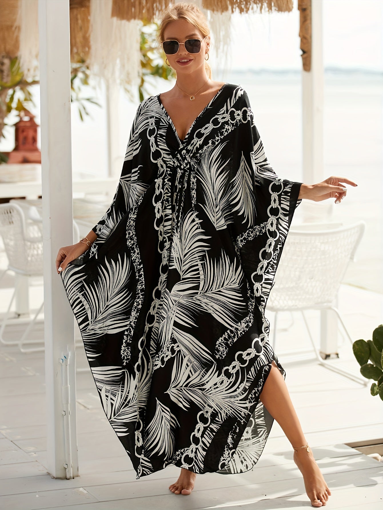 Barbara | Strandjurk met ketting en plantprint