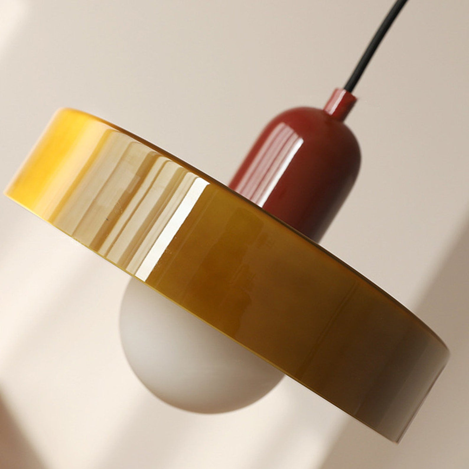 Velmiora – Bauhaus Glass Pendant Light