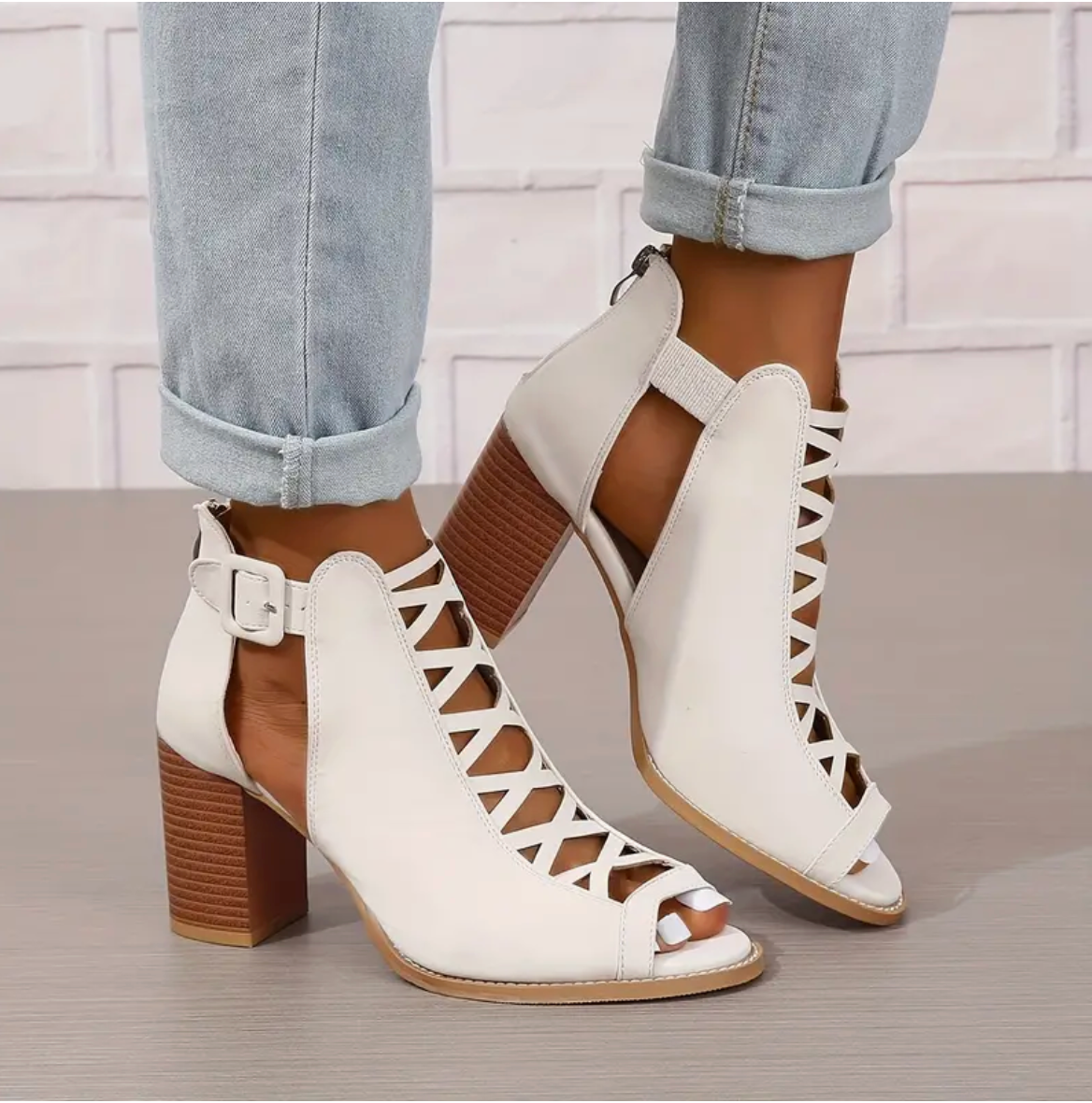Lisa - The retro high heels with chunky heel