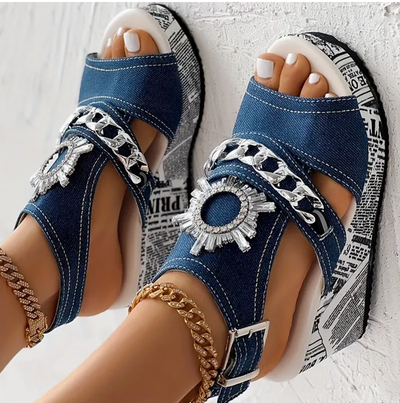 Emma - The summer platform sandals with chain and rhinestone decoration