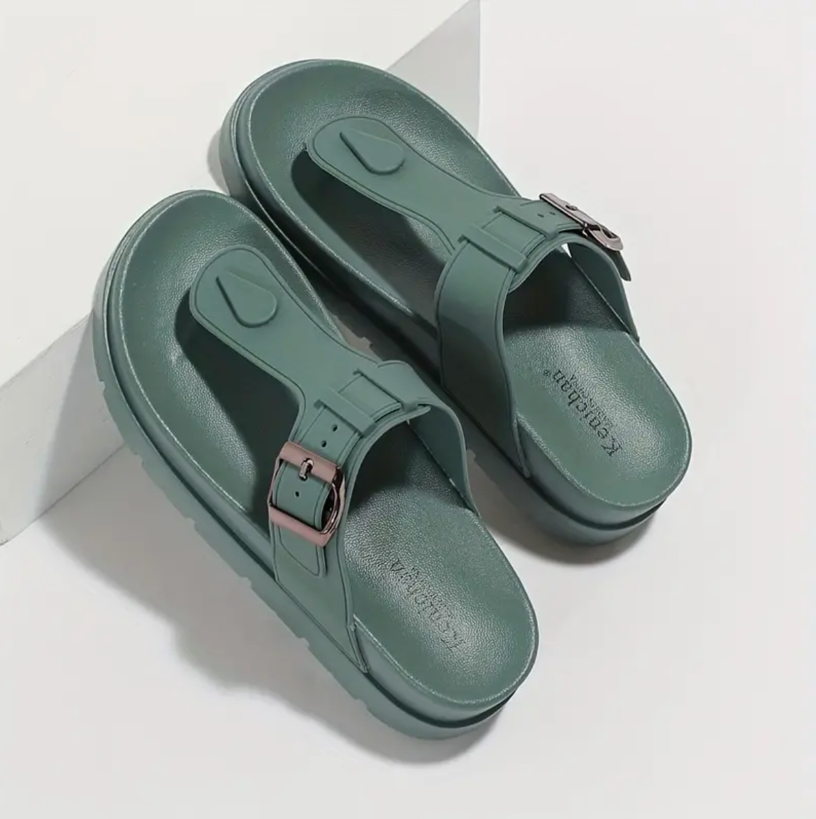 Lotte - The comfortable flip-flops with a solid color