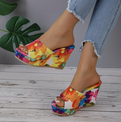 Femke - The platform wedge sandals with colorful print pattern