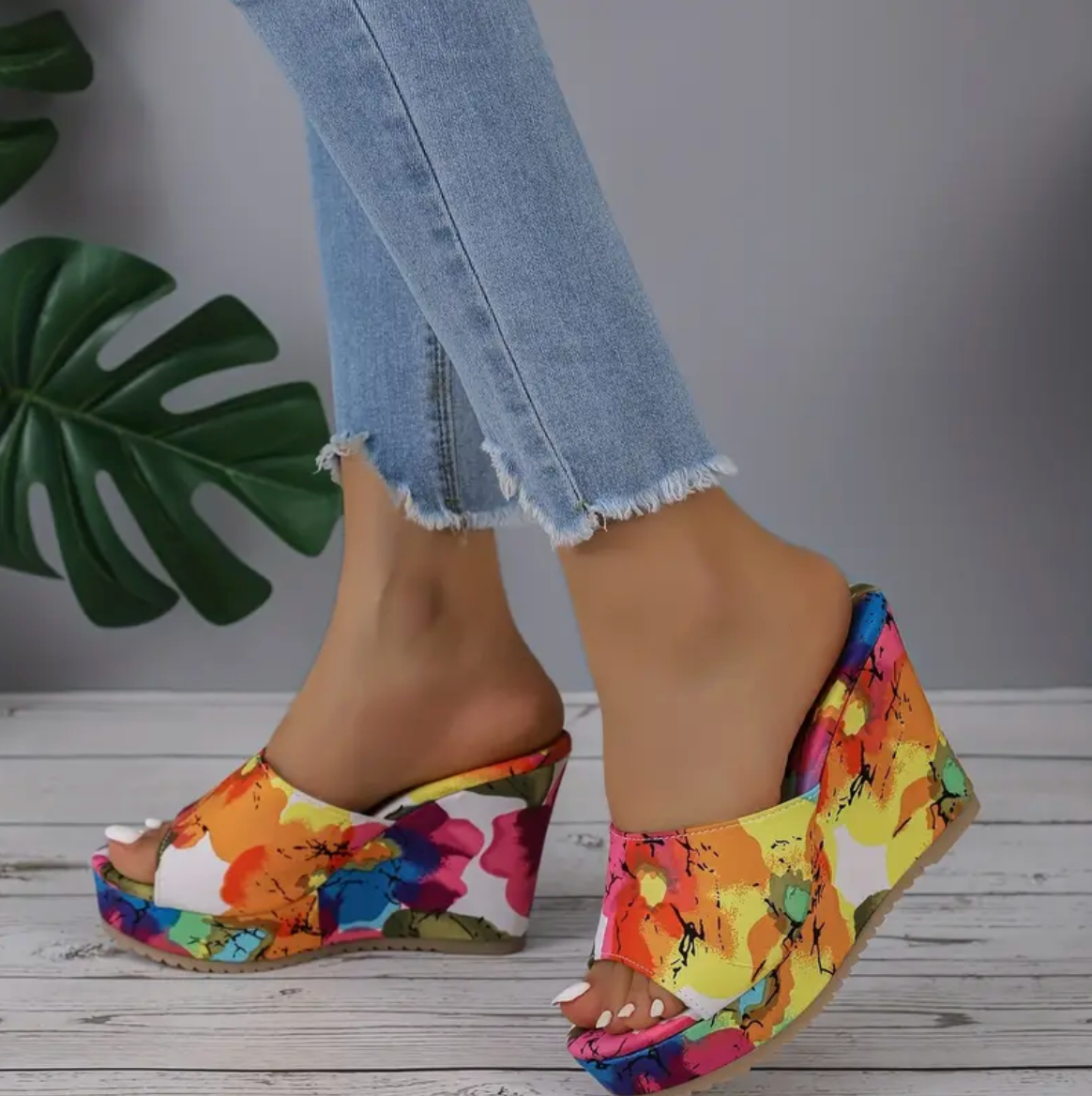 Femke - The platform wedge sandals with colorful print pattern