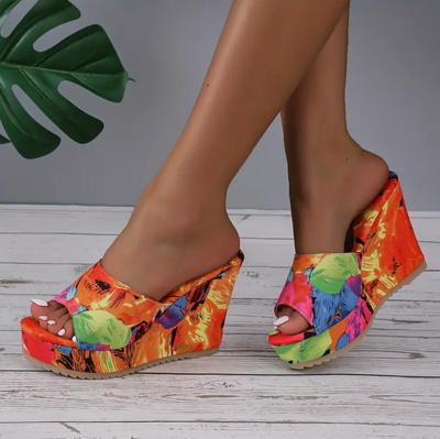 Femke - The platform wedge sandals with colorful print pattern