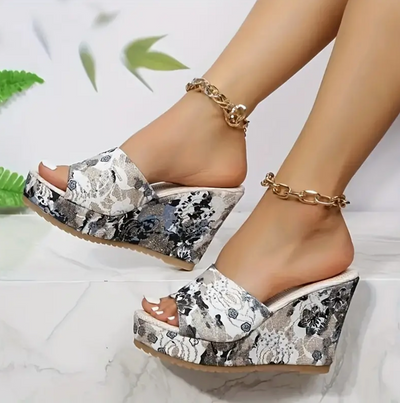 Julia - The wedge sandals with floral print