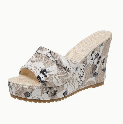 Julia - The wedge sandals with floral print