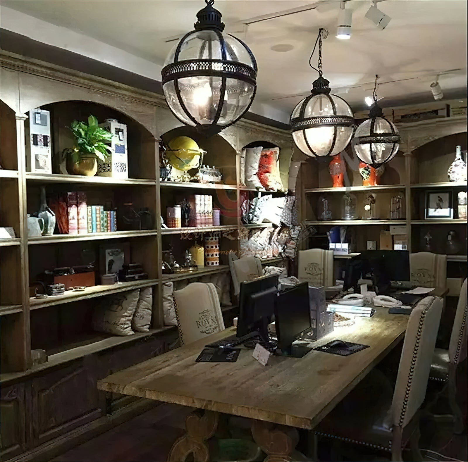 Vnora - Vintage Glass Pendant Light
