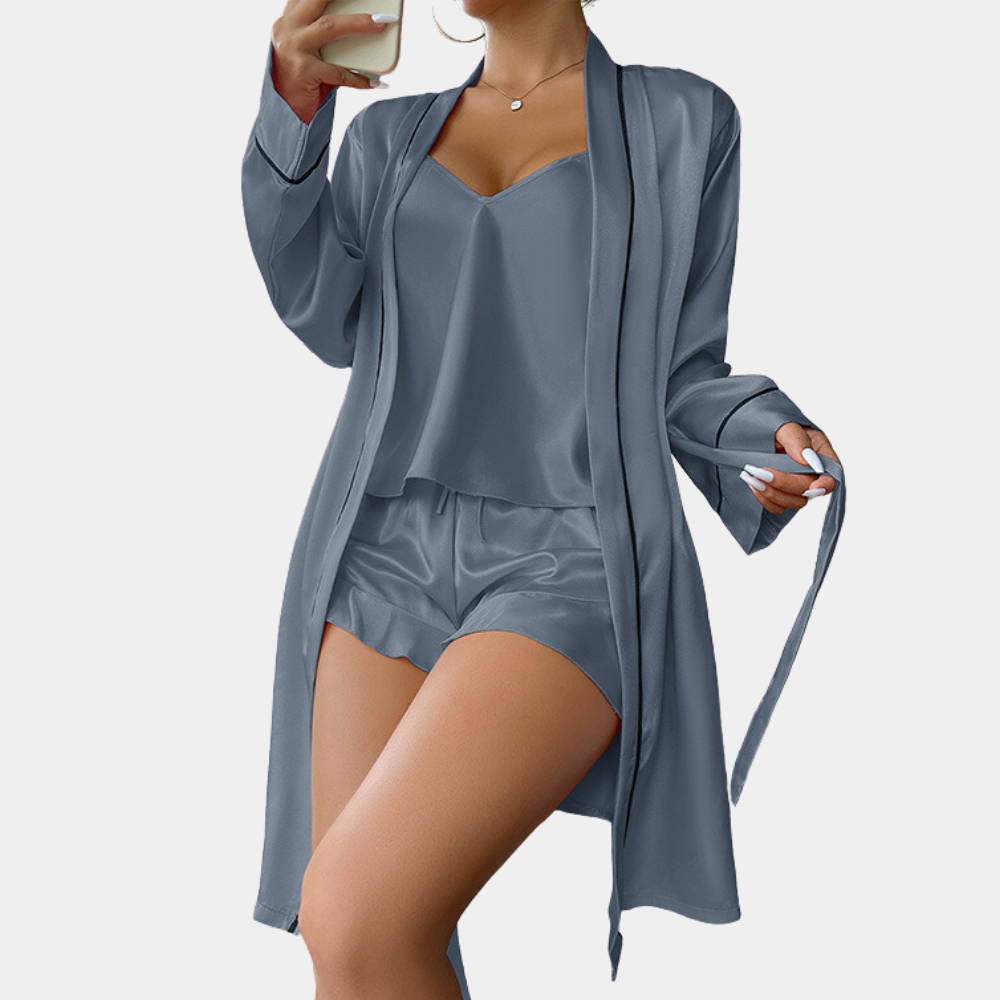 Elegant pajama set for women