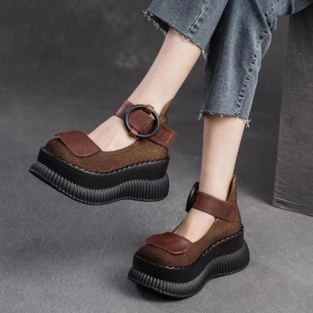 Denyse - Casual shoes with belt for women